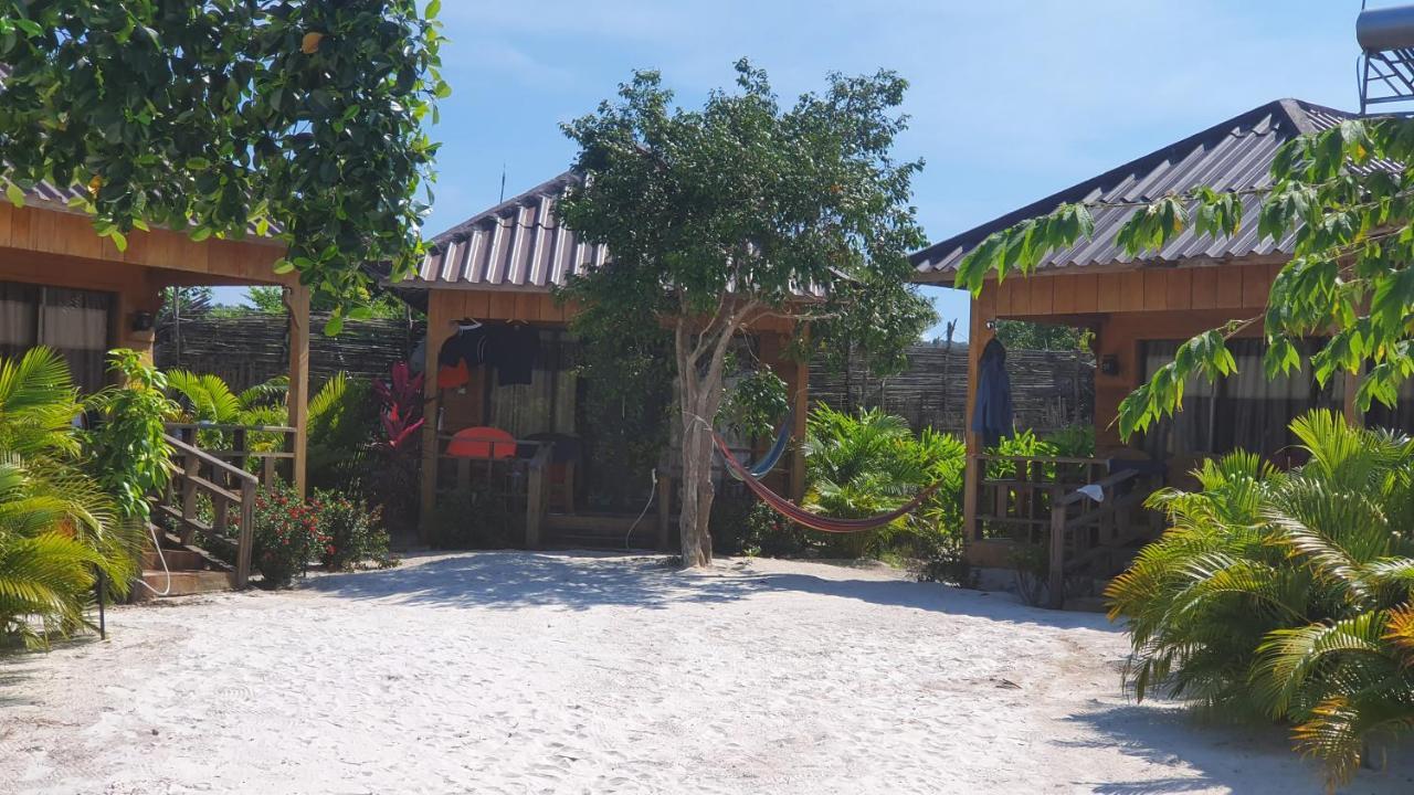 Sky Beach Resort Koh Rong Sanloem Exteriör bild